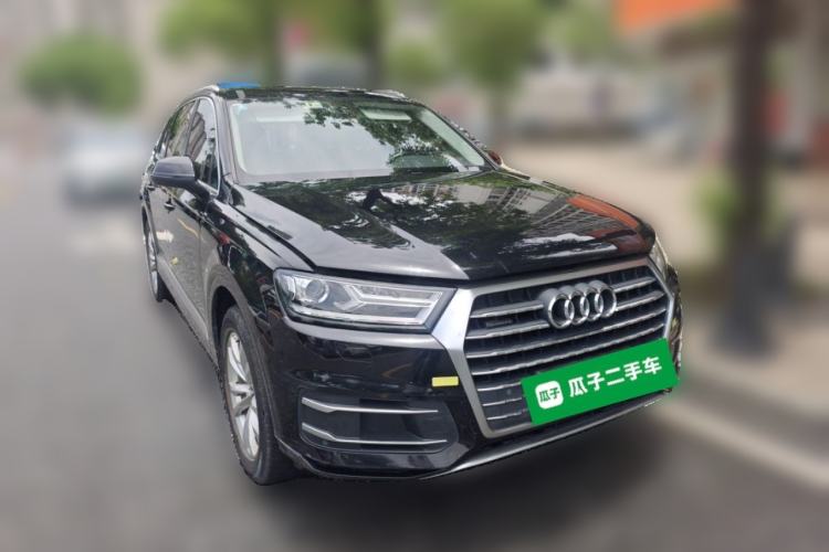 Used Audi Q7 2016 40 TFSI Comfort Model Front Right 45 Deg