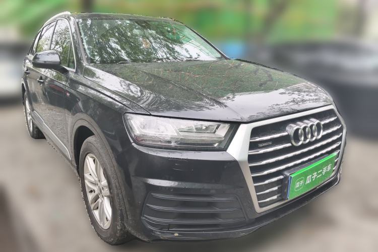Used Audi Q7 2016 40 TFSI Comfort Model Front Right 45 Deg