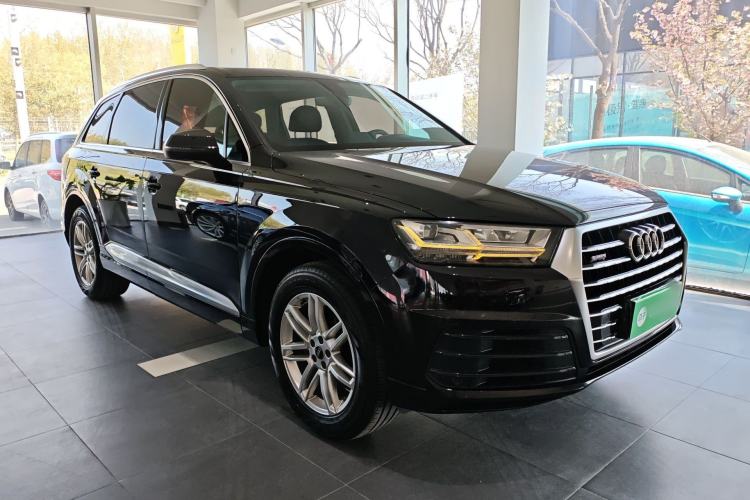 Used Audi Q7 2016 40 TFSI S line Sport Edition Front Right 45 Deg
