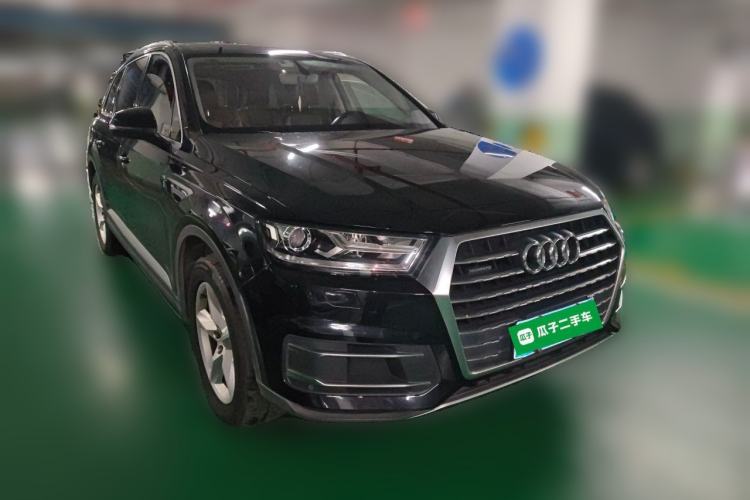 Used Audi Q7  Front Right 45 Deg
