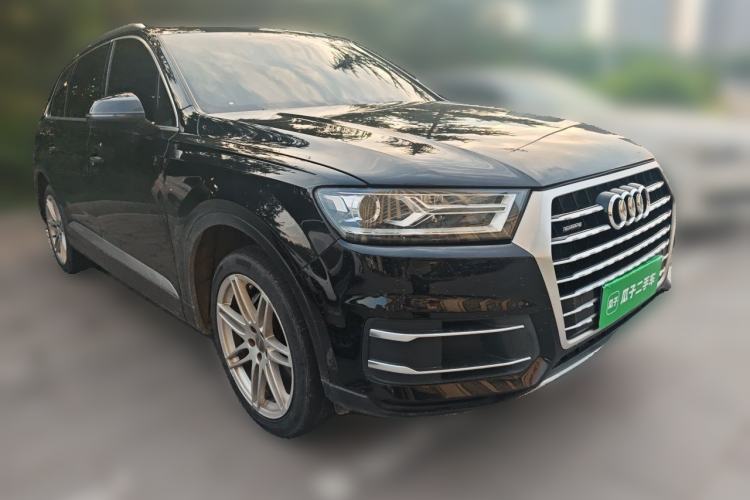 Used Audi Q7 2016 40 TFSI Comfort Model Front Right 45 Deg