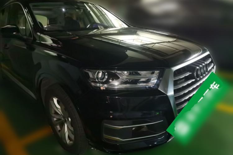 Used Audi Q7 2016 40 TFSI Comfort Model Front Right 45 Deg