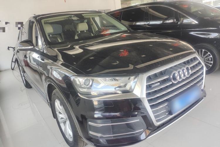 Used Audi Q7 2016 40 TFSI Comfort Model Front Right 45 Deg