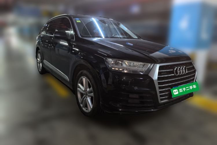 Used Audi Q7 2016 40 TFSI Comfort Model Front Right 45 Deg