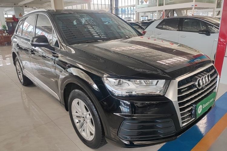 Used Audi Q7 2016 40 TFSI Comfort Model Front Right 45 Deg