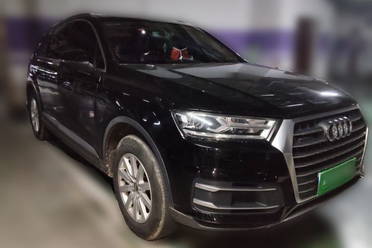 Used Audi Q7 2016 40 TFSI Comfort Model Front Right 45 Deg
