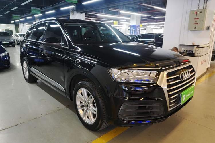 Used Audi Q7 2016 40 TFSI S line Sport Edition Front Right 45 Deg
