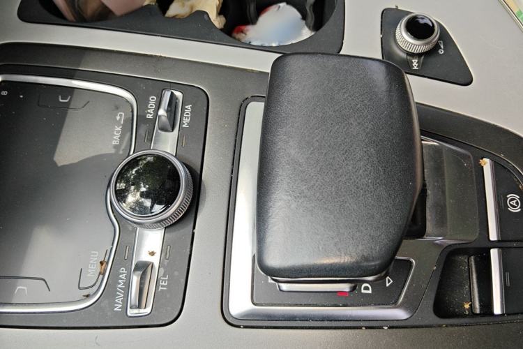 Used Audi Q7 2016 45 TFSI Technology Edition Gear Lever