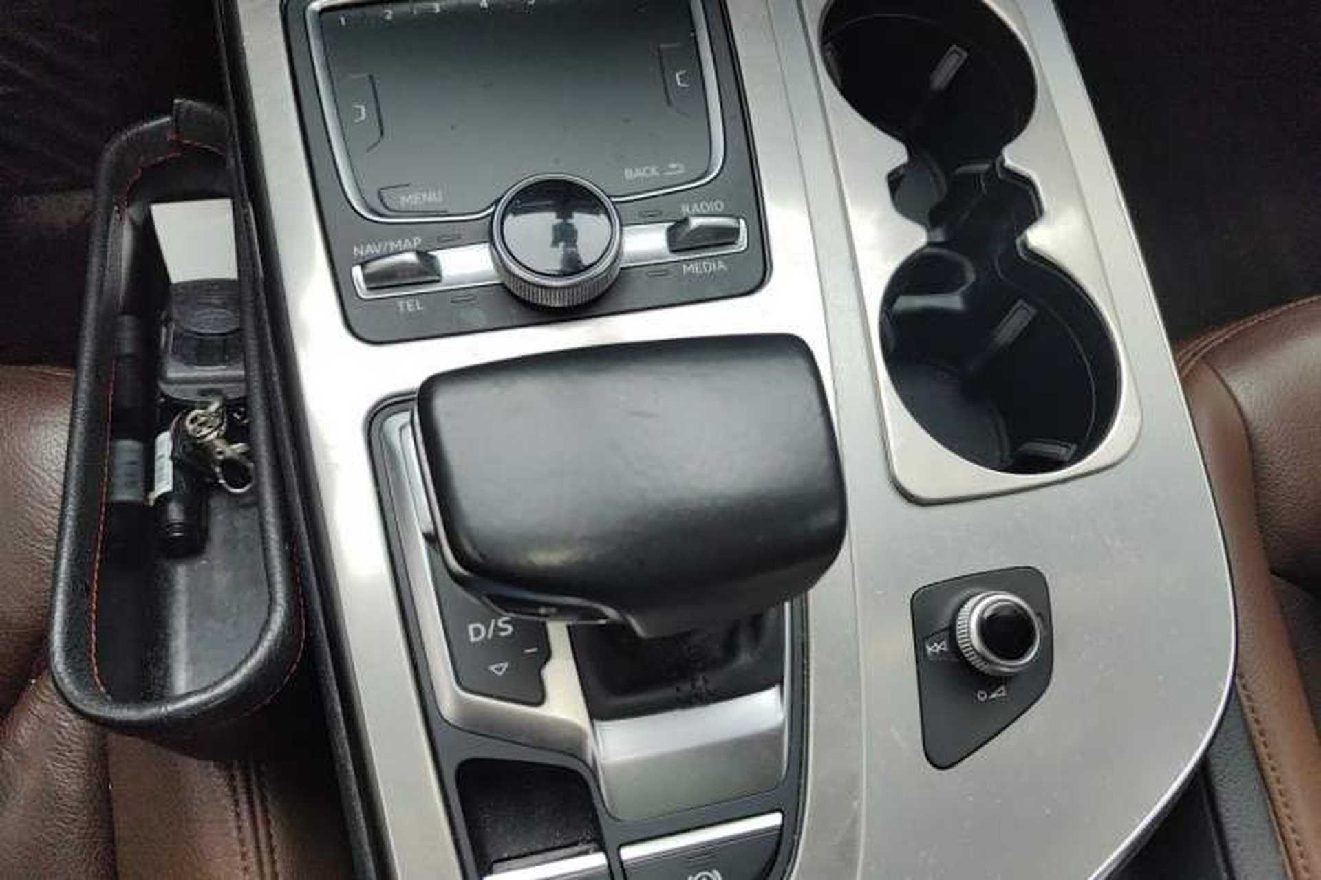 Used Audi Q7 2016 40 TFSI Comfort Model Gear Lever