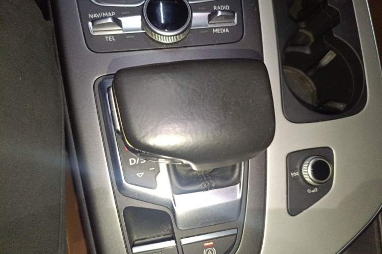 Used Audi Q7 2016 45 TFSI Technology Edition Gear Lever