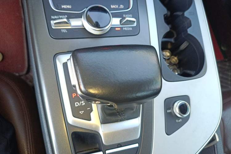 Used Audi Q7 2016 45 TFSI Technology Edition Gear Lever