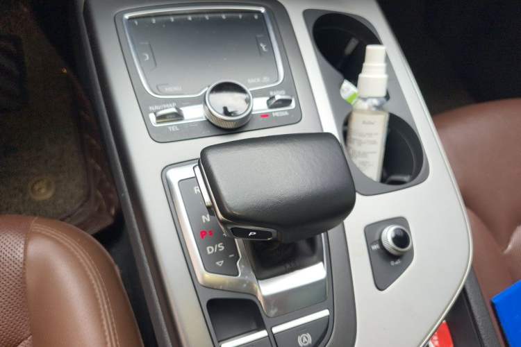 Used Audi Q7 2016 45 TFSI Technology Edition Gear Lever
