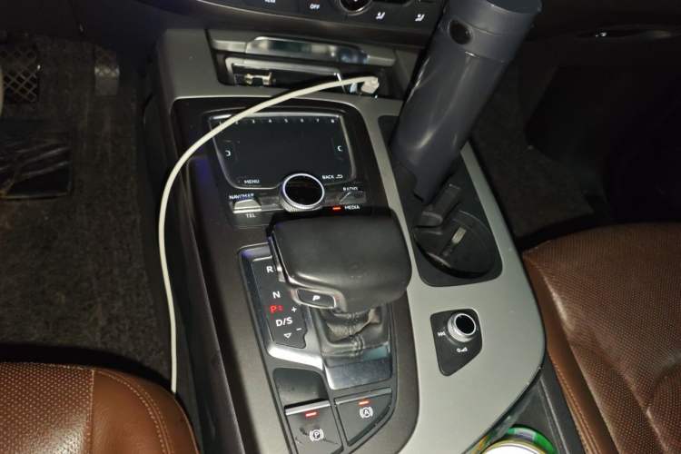 Used Audi Q7 2016 45 TFSI Technology Edition Gear Lever