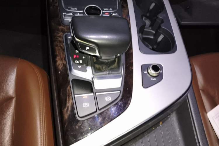 Used Audi Q7 2016 45 TFSI S line Sport Edition Gear Lever