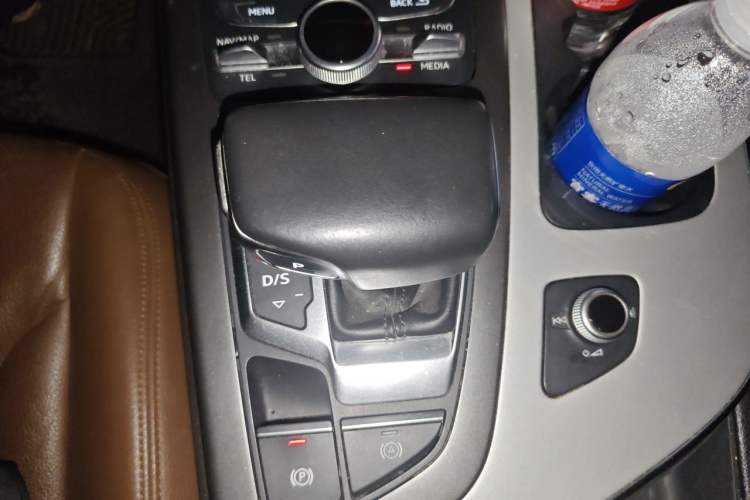 Used Audi Q7 2016 45 TFSI Technology Edition Gear Lever
