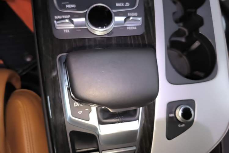 Used Audi Q7 2016 45 TFSI S line Prestige Edition Gear Lever