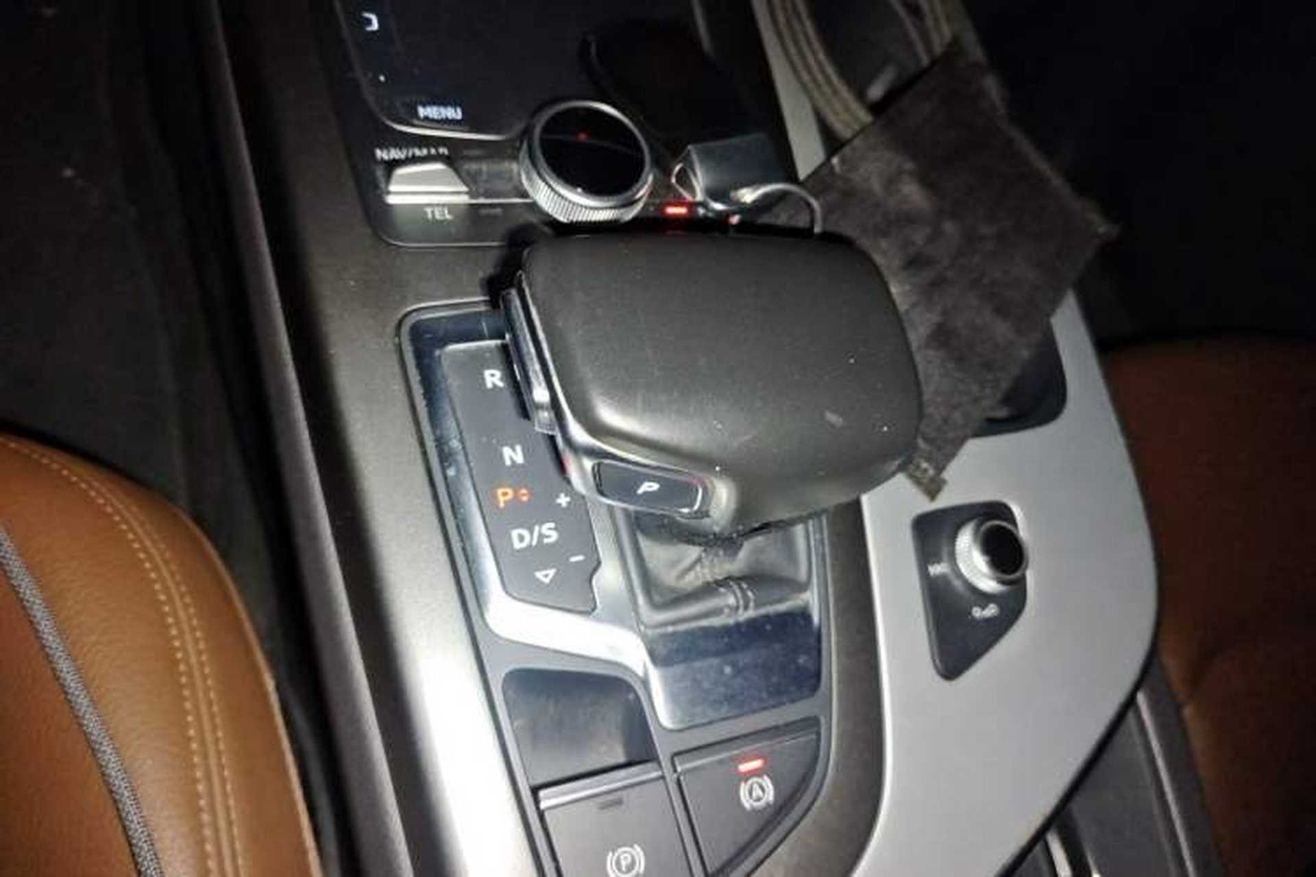 Used Audi Q7 2016 40 TFSI Comfort Model Gear Lever