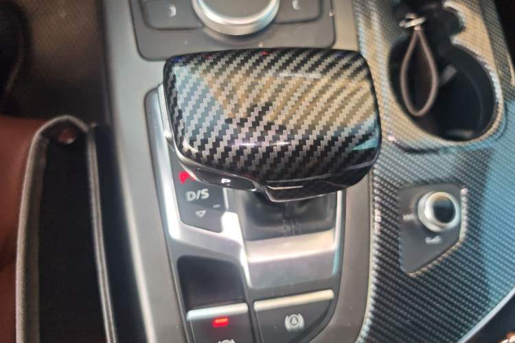 Used Audi Q7 2016 40 TFSI Comfort Model Gear Lever