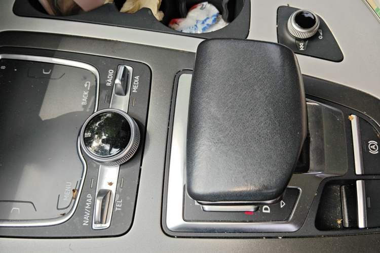 Used Audi Q7 2016 45 TFSI Technology Edition Gear Lever