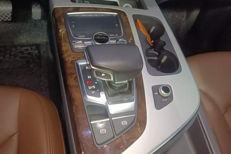 Used Audi Q7 2016 45 TFSI S line Sport Edition Gear Lever