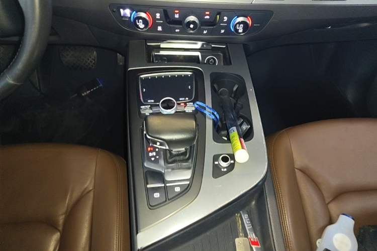 Used Audi Q7 2016 40 TFSI S line Sport Edition Gear Lever