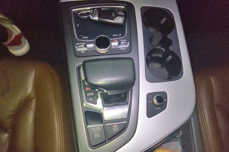 Used Audi Q7 2016 45 TFSI Technology Edition Gear Lever