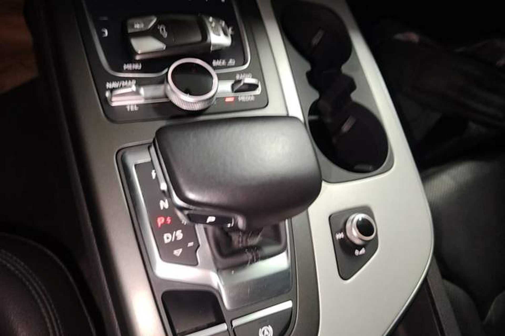Used Audi Q7 2016 45 TFSI Technology Edition Gear Lever