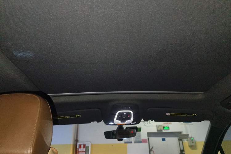 Used Audi Q7  Headliner