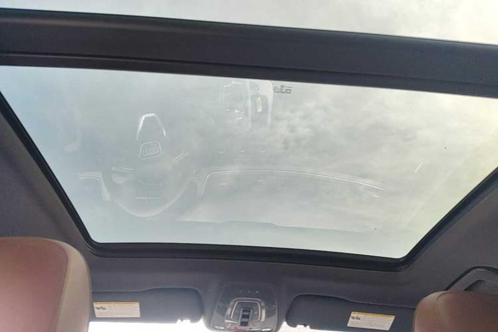 Used Audi Q7 2016 40 TFSI 7 seats Headliner