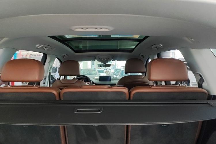 Used Audi Q7 2016 40 TFSI Comfort Model Headliner