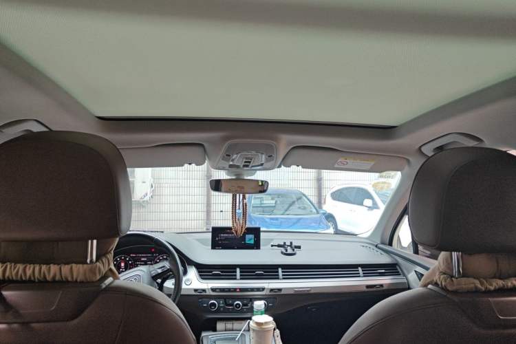 Used Audi Q7 2016 40 TFSI Comfort Model Headliner