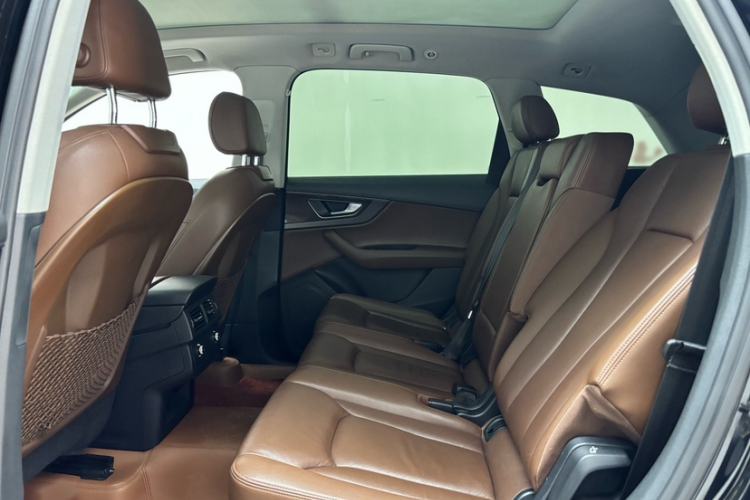 Used Audi Q7 2016 3.0 TFSI parallel import Interior 1
