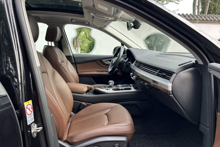 Used Audi Q7 2016 45 TFSI S line Sport Edition Interior 2