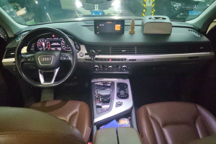 Used Audi Q7 2016 45 TFSI Technology Edition Interior 2