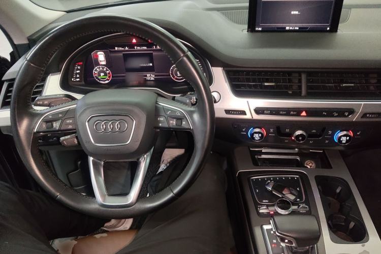 Used Audi Q7 2016 45 TFSI Technology Edition Interior 2
