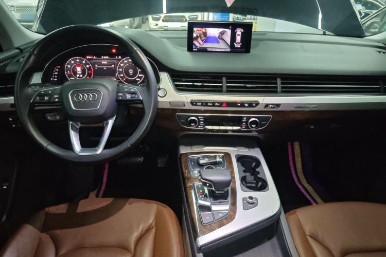 Used Audi Q7 2016 45 TFSI Technology Edition Interior 2