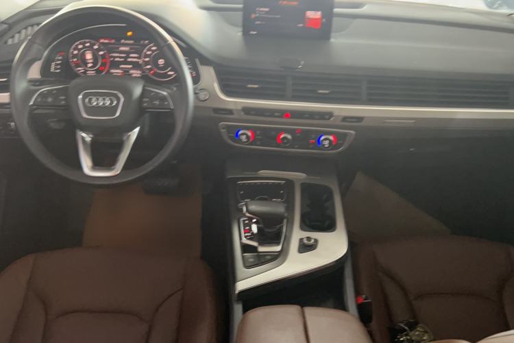 Used Audi Q7 2016 45 TFSI Technology Edition Interior 3