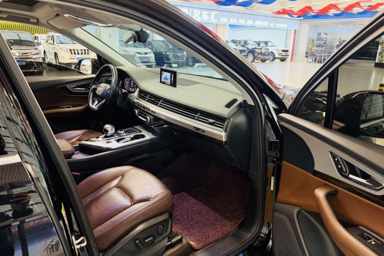Used Audi Q7 2016 45 TFSI S line Sport Edition Interior 8