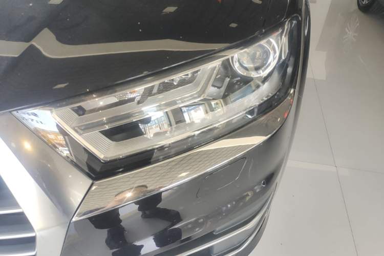 Used Audi Q7 2016 40 TFSI Comfort Model Left Front Headlight