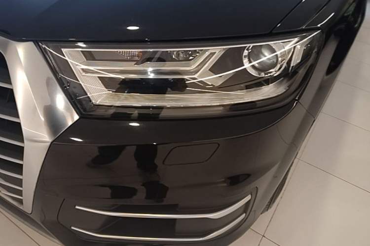 Used Audi Q7 2016 40 TFSI U.S. Specification Left Front Headlight