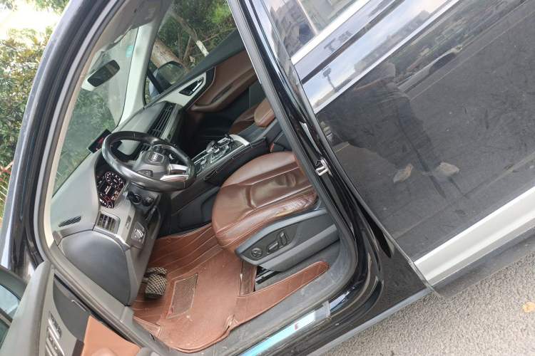 Used Audi Q7 2016 40 TFSI Comfort Model Left Front Seat