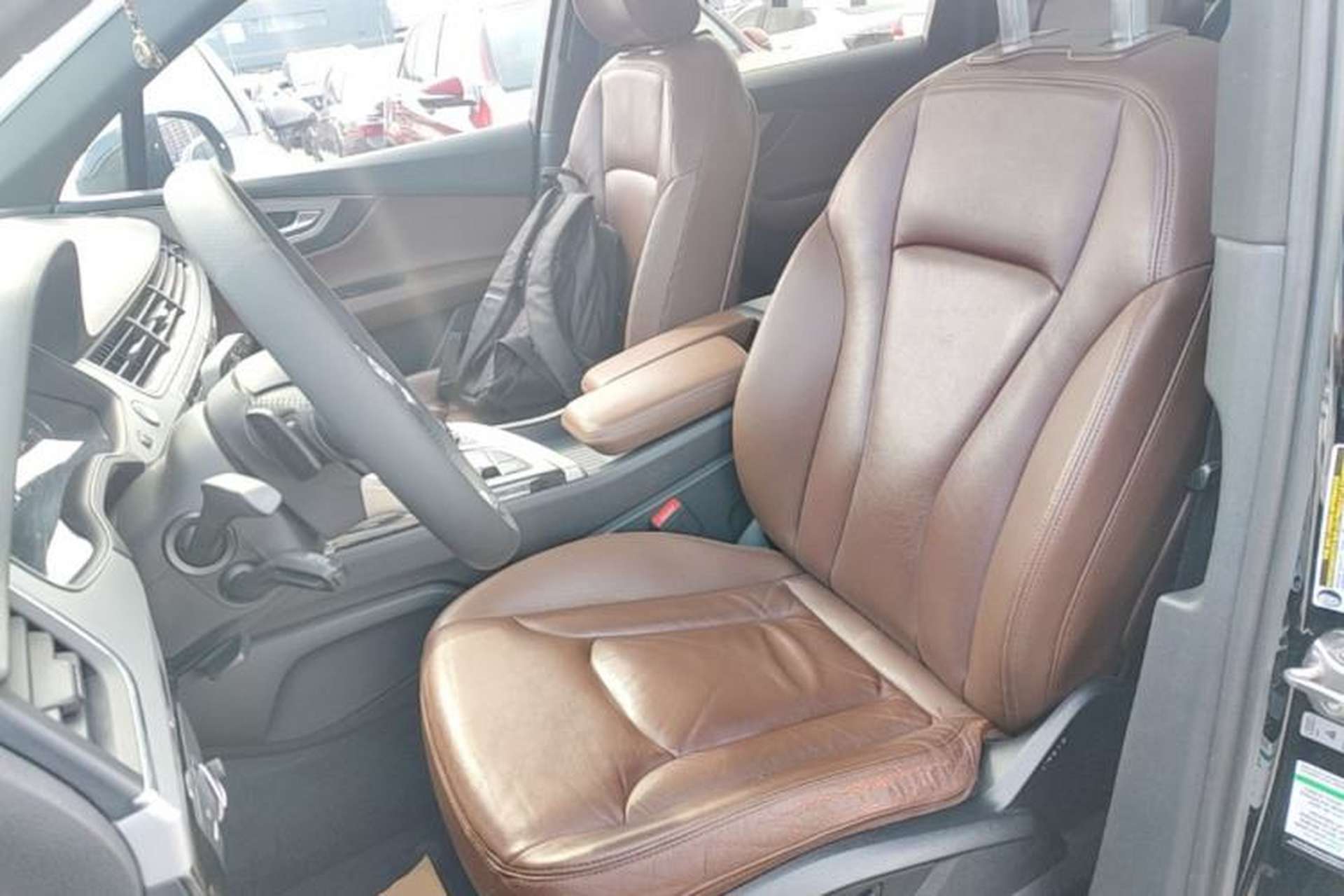 Used Audi Q7 2016 40 TFSI 7 seats Left Front Seat