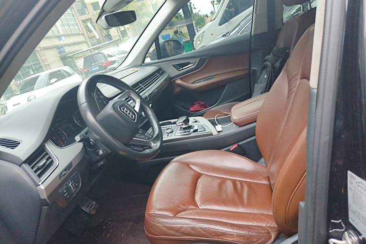 Used Audi Q7 2016 40 TFSI Comfort Model Left Front Seat