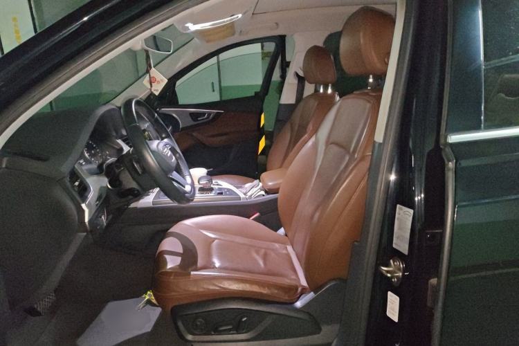 Used Audi Q7  Left Front Seat