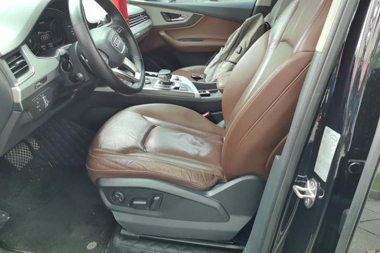 Used Audi Q7 2016 40 TFSI Comfort Model Left Front Seat