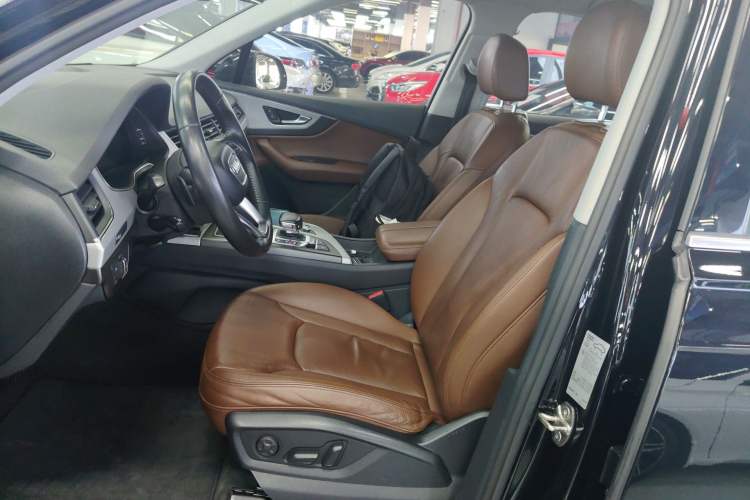 Used Audi Q7 2016 45 TFSI Technology Edition Left Front Seat