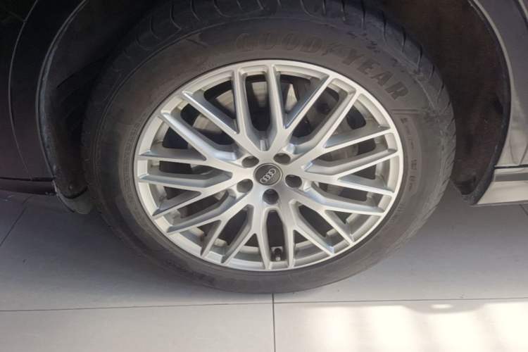 Used Audi Q7 2016 45 TFSI S line Sport Edition Left Front Wheel Hub
