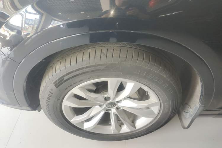 Used Audi Q7 2016 40 TFSI Comfort Model Left Front Wheel Hub
