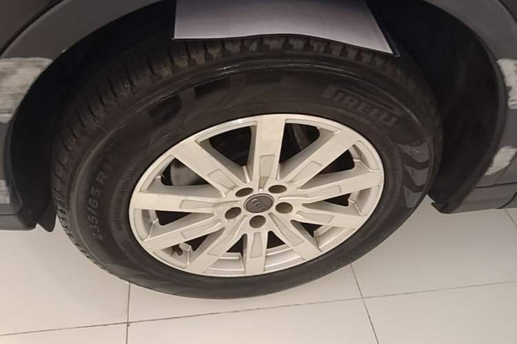 Used Audi Q7 2016 40 TFSI U.S. Specification Left Front Wheel Hub