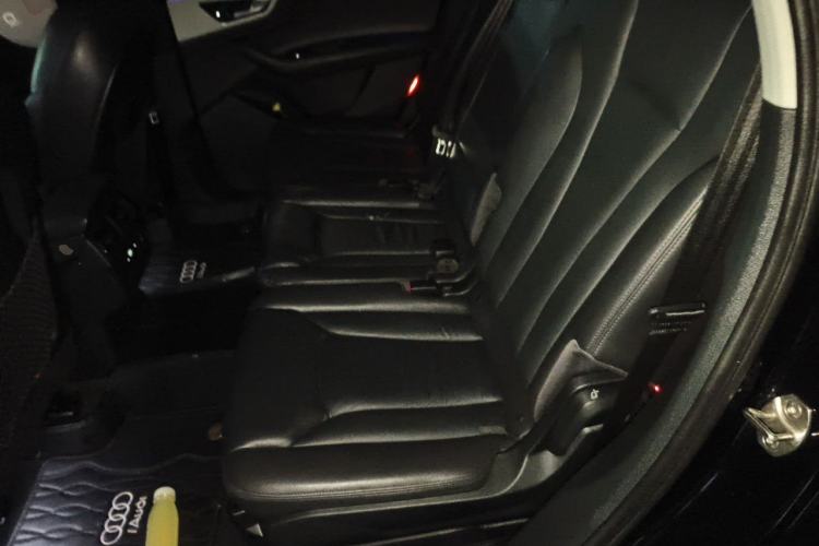 Used Audi Q7 2016 40 TFSI Comfort Model Left Rear Seat